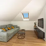 Beachside Attico شقة سبليت