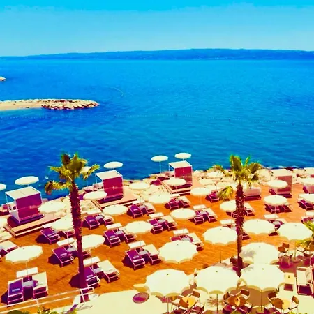 Beachside Attico Lägenhet Split