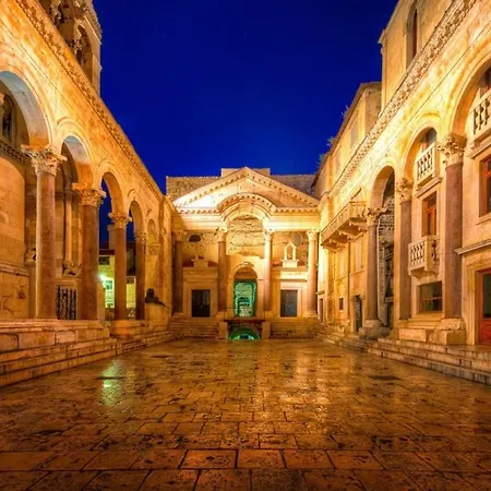 Apartment Beachside Attico Split