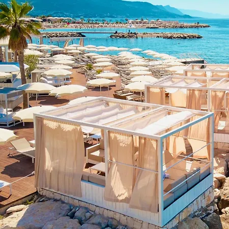 Beachside Attico * Split